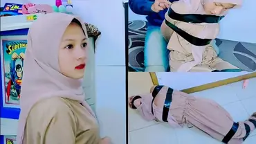 Lia Nekat Buka Baju Pamer Toket Mulus Goyang poster