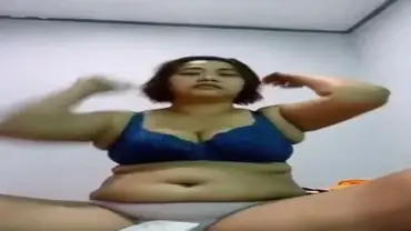 Live Cam Cewek Bohay Bh Biru Dientot WOT Lumer HD poster
