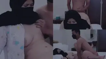 Tante Jilbab Rencana Tidur Berubah Jadi Sesi Lumer Hot poster